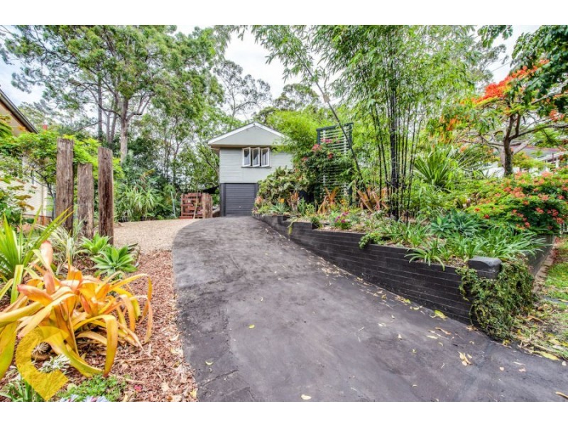 24 Amott Street, Stafford Heights QLD 4053