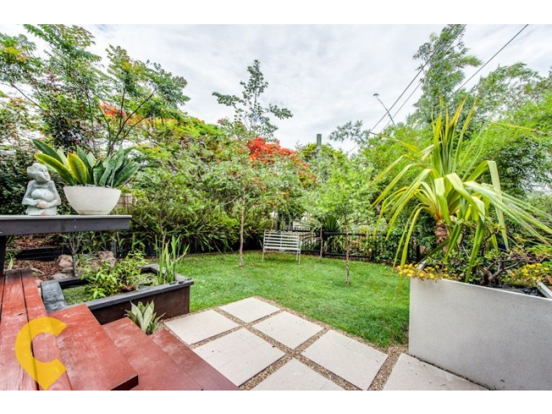 24 Amott Street, Stafford Heights QLD 4053