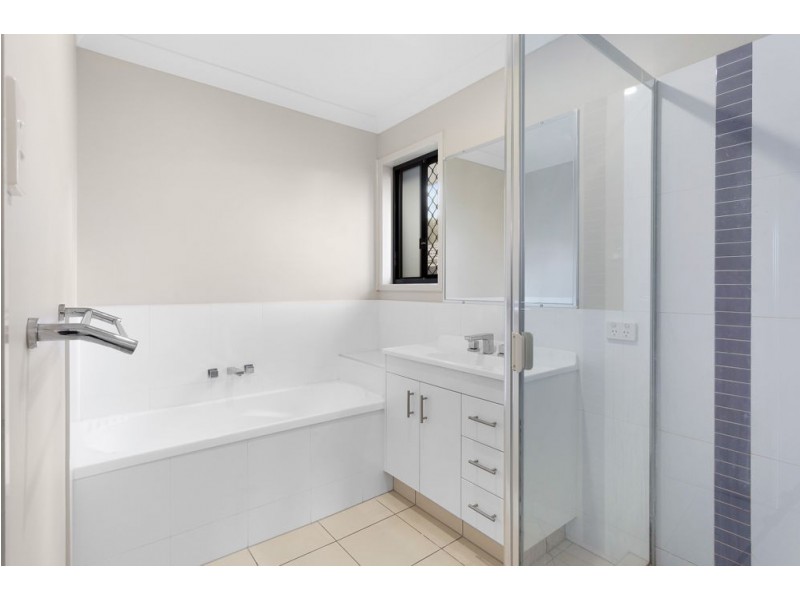 25 Bellinger Key, Pacific Pines QLD 4211