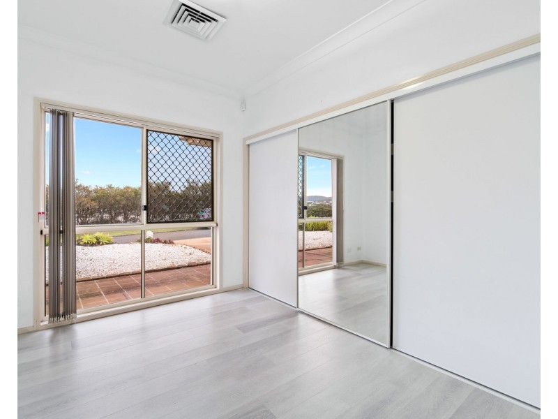 27 Yamba Street, Pacific Pines QLD 4211
