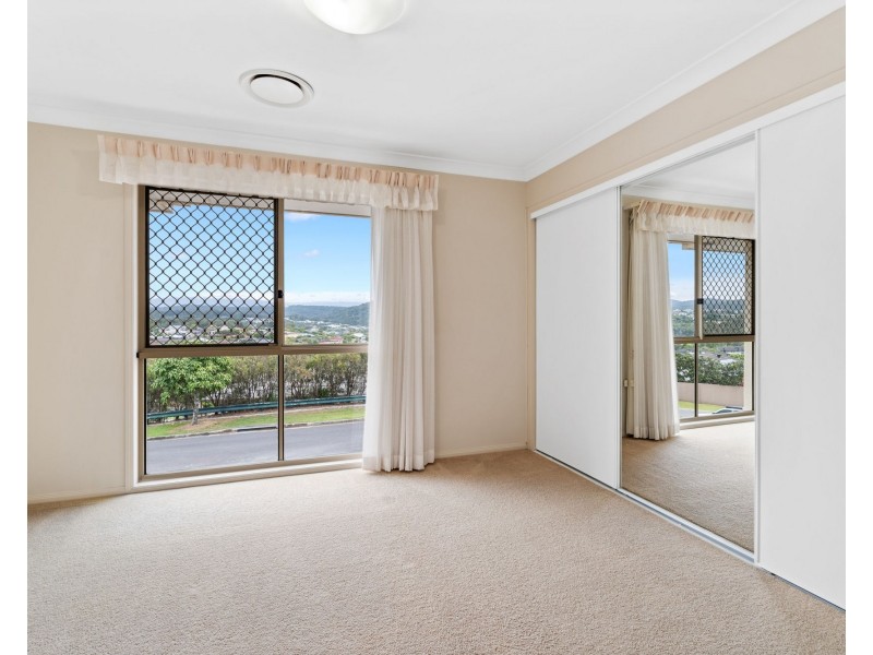 27 Yamba Street, Pacific Pines QLD 4211