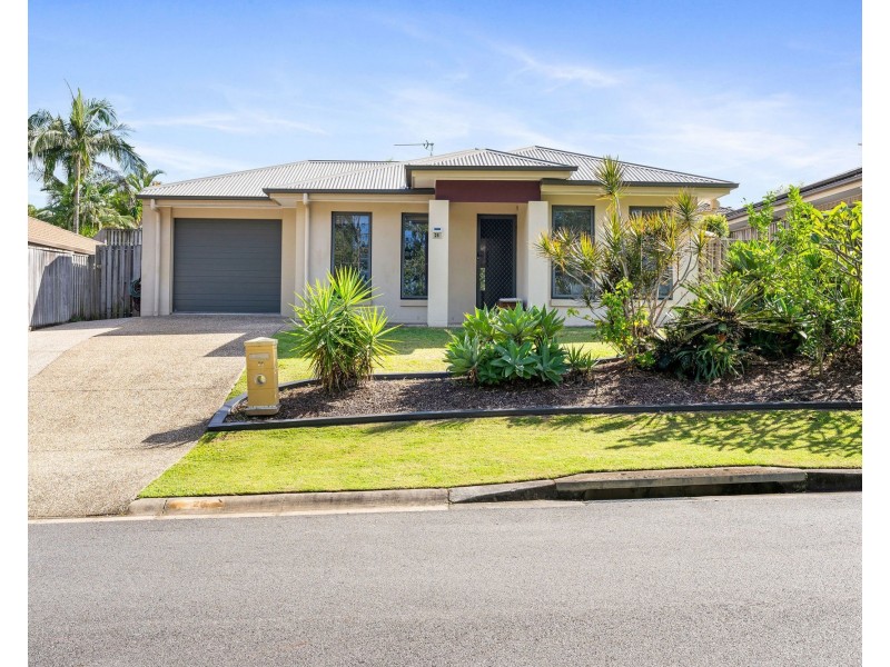 25 Barradeen Circuit, Pacific Pines QLD 4211