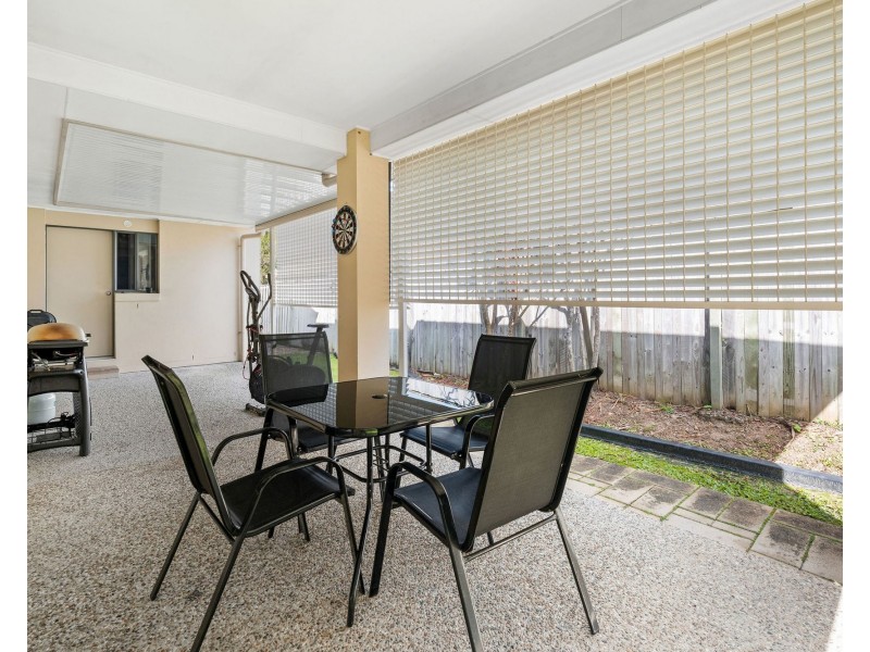25 Barradeen Circuit, Pacific Pines QLD 4211