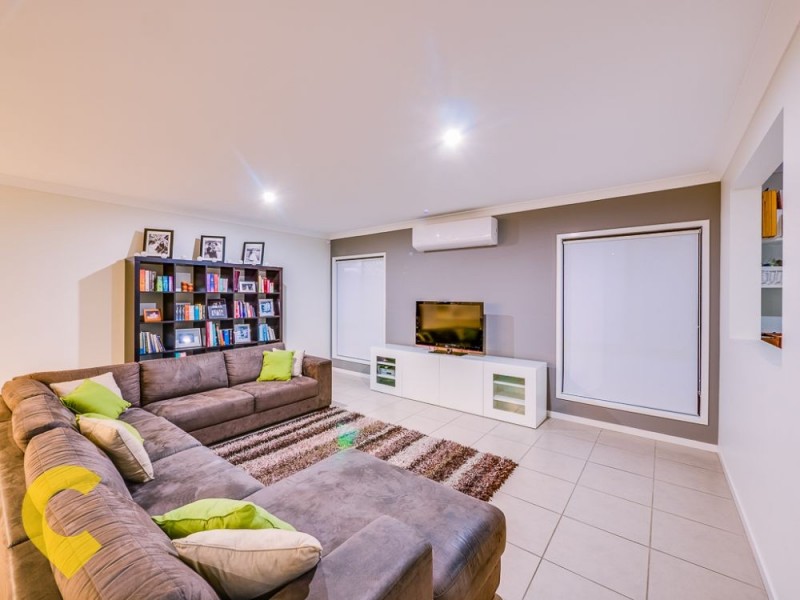 12 Goshawk Street, Upper Kedron QLD 4055