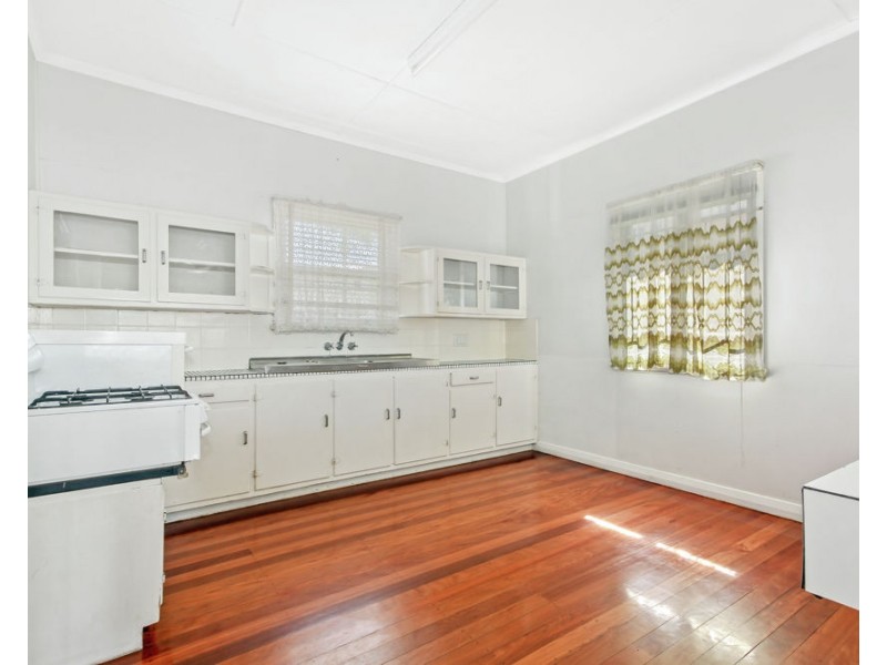 24 Railway Street, Alderley QLD 4051