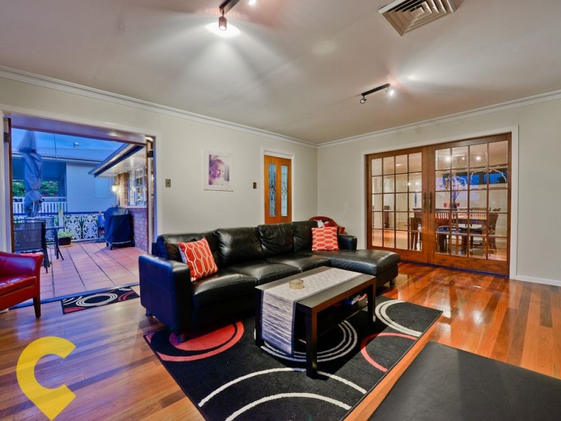 43 Nicholson Street, Greenslopes QLD 4120