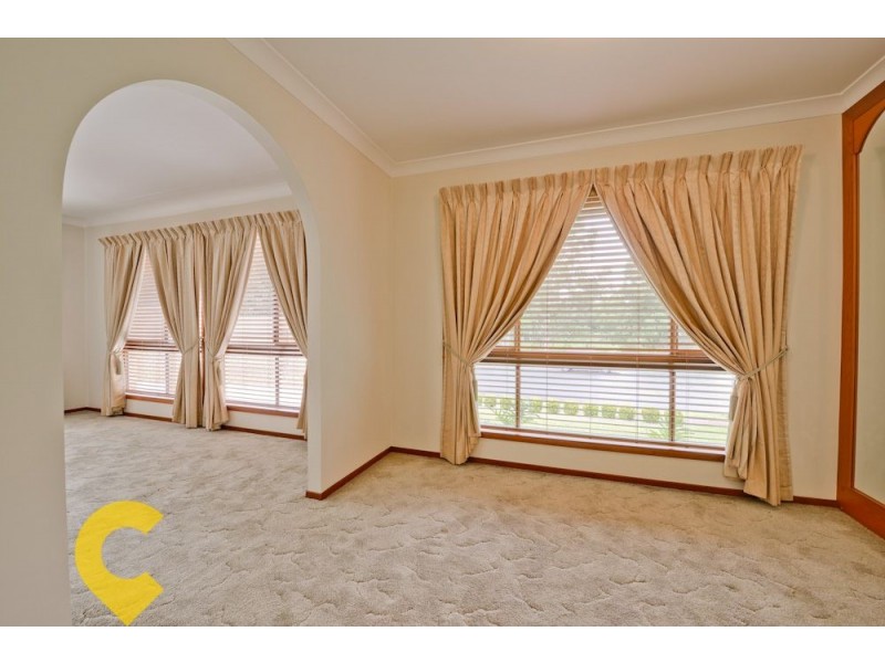 65 Bedivere Street, Carindale QLD 4152