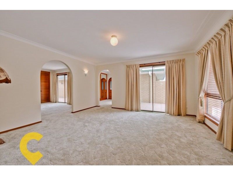 65 Bedivere Street, Carindale QLD 4152