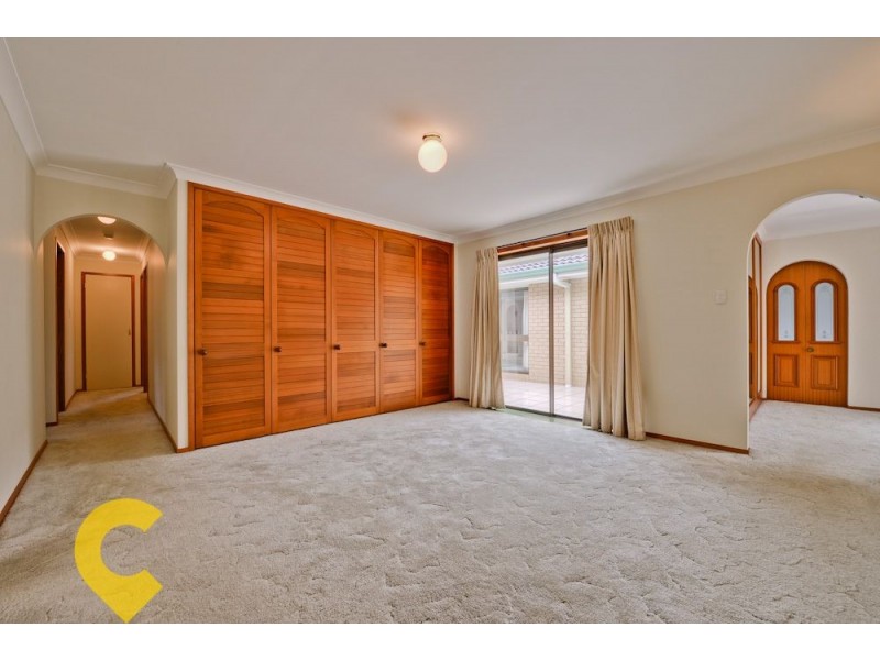 65 Bedivere Street, Carindale QLD 4152