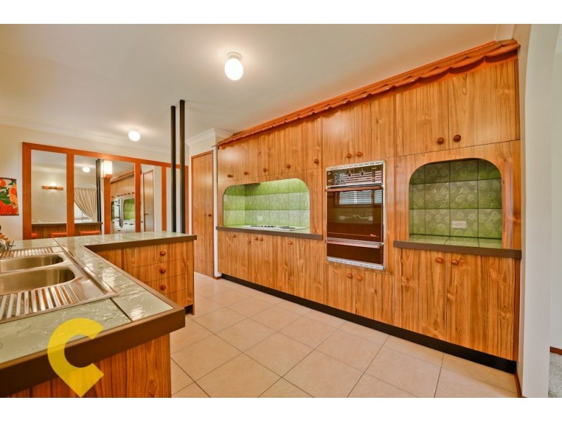 65 Bedivere Street, Carindale QLD 4152