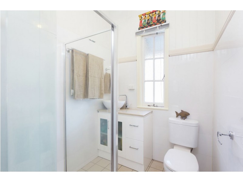 2 Pauline Street, Tarragindi QLD 4121