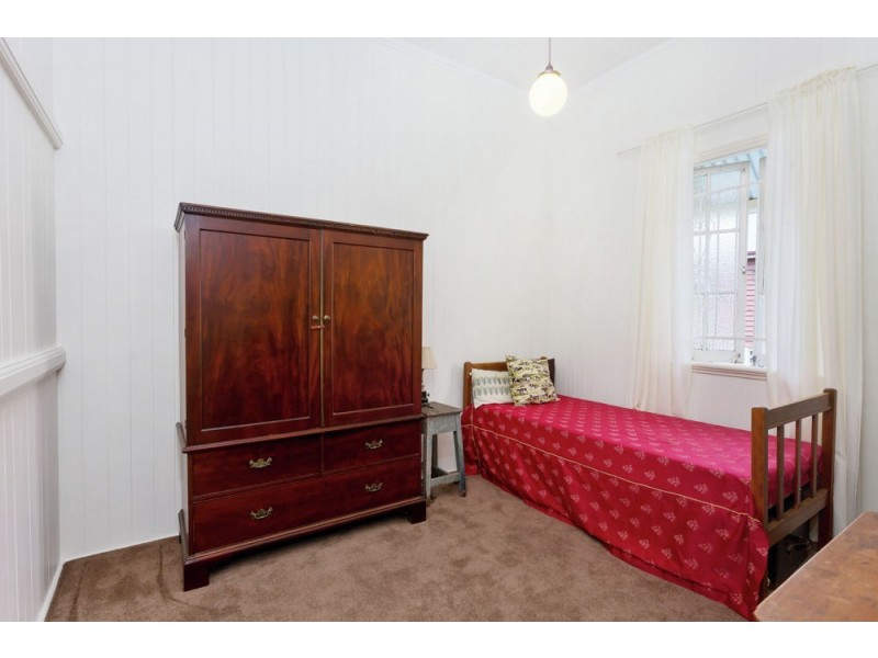 2 Pauline Street, Tarragindi QLD 4121