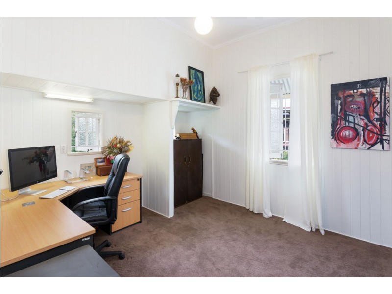 2 Pauline Street, Tarragindi QLD 4121