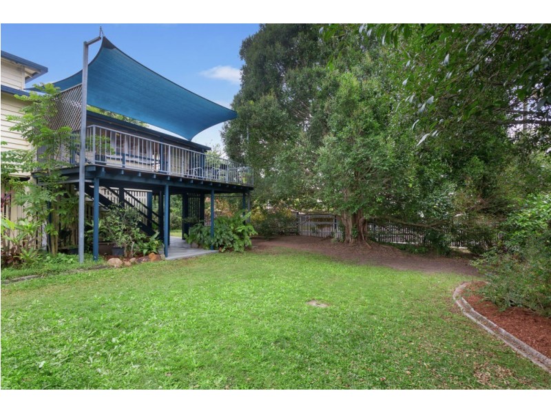 2 Pauline Street, Tarragindi QLD 4121