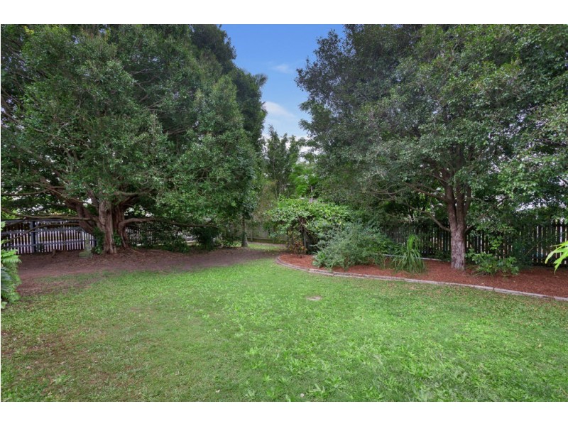 2 Pauline Street, Tarragindi QLD 4121