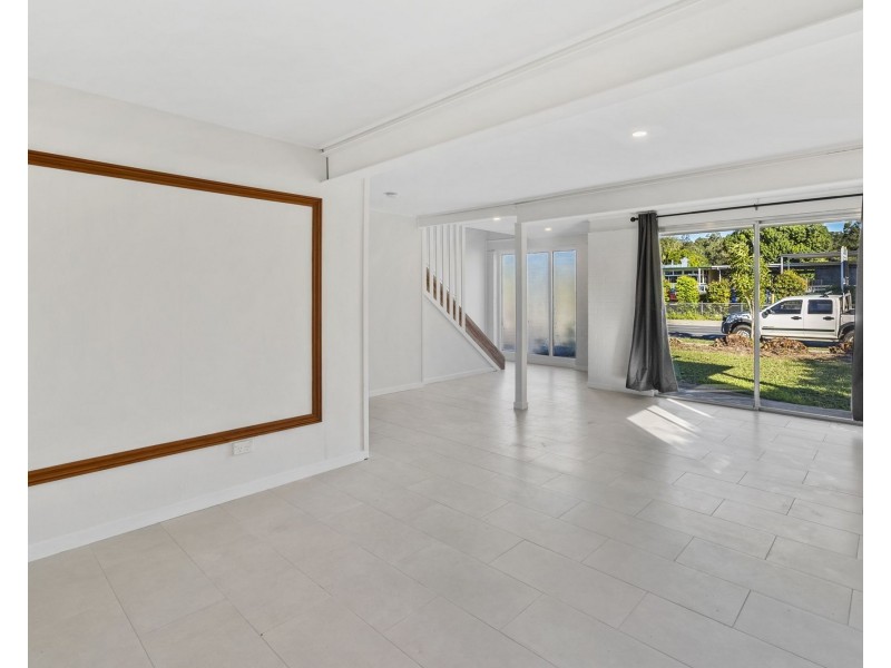 11 McGinn Road, Ferny Grove QLD 4055