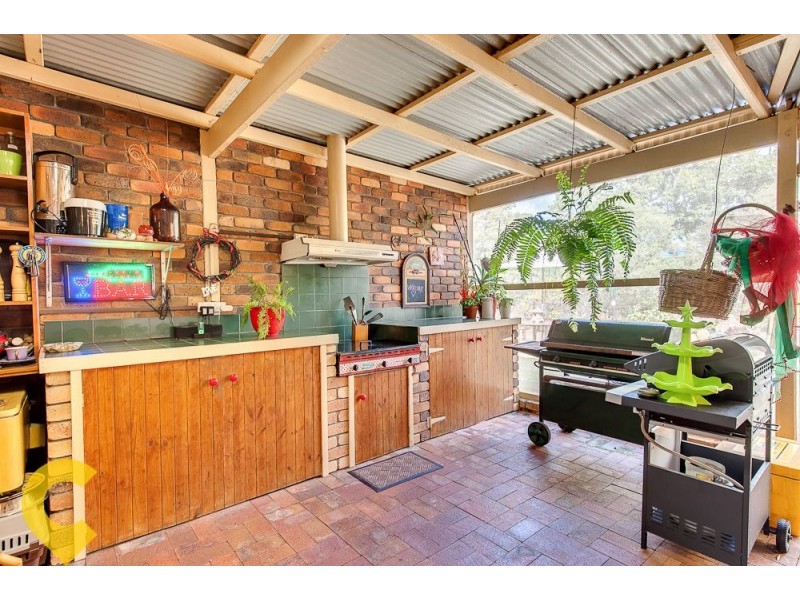 17 Wandin Road, Withcott QLD 4352