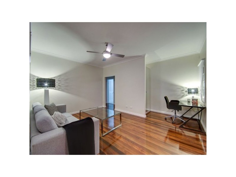 27 Fogarty Street, Stafford QLD 4053