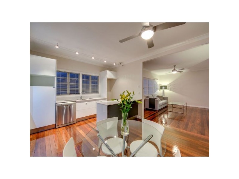 27 Fogarty Street, Stafford QLD 4053