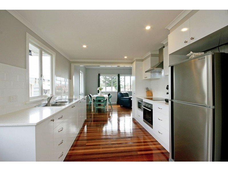 208 Hamilton Road, Wavell Heights QLD 4012