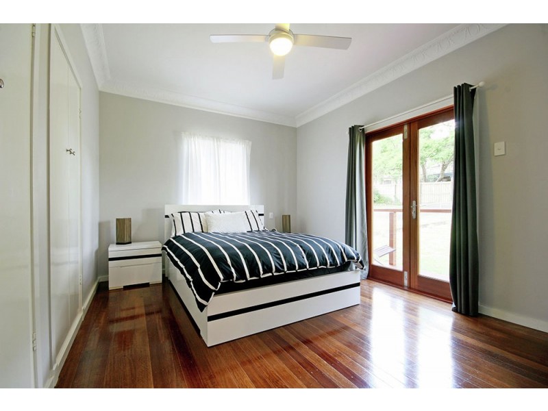 208 Hamilton Road, Wavell Heights QLD 4012