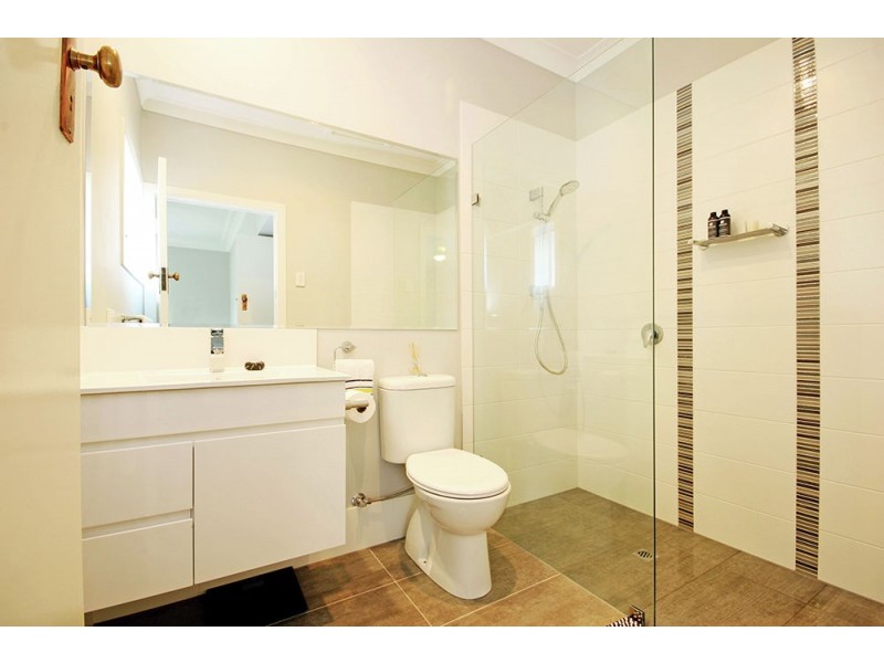 208 Hamilton Road, Wavell Heights QLD 4012