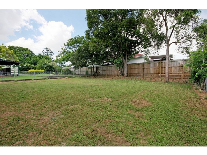 208 Hamilton Road, Wavell Heights QLD 4012