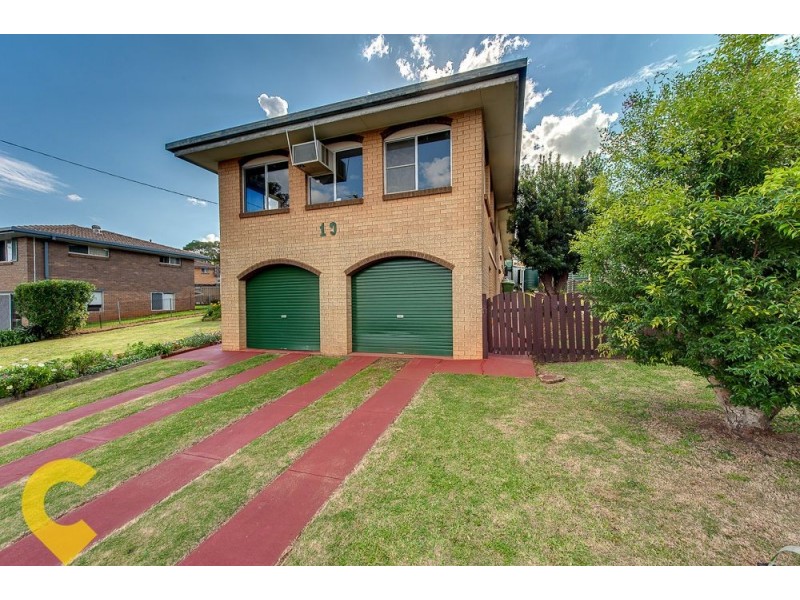 19 Mott Crescent, Rockville QLD 4350