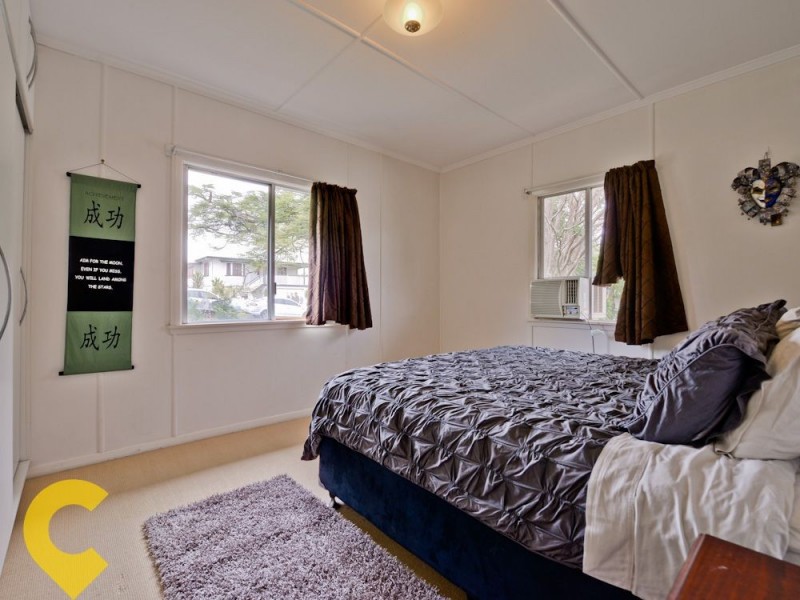 12 Kurts Street, Holland Park West QLD 4121