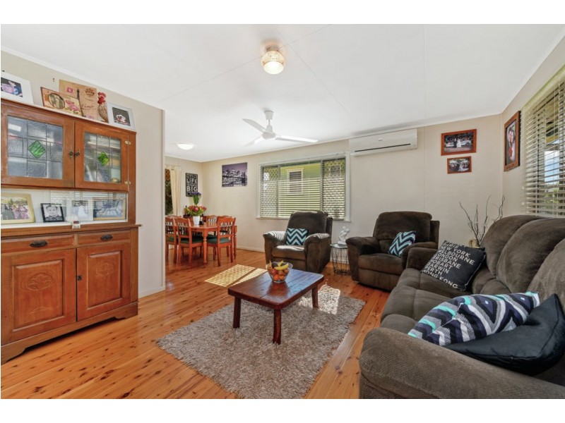 19 Berghofer Street, Rockville QLD 4350