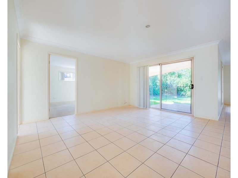 30 Naracoorte Pl, Parkinson QLD 4115