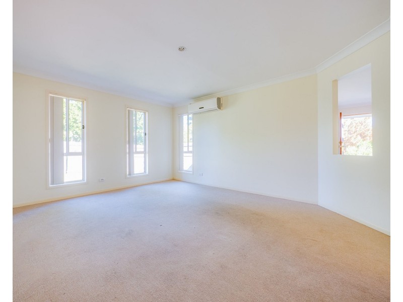 30 Naracoorte Pl, Parkinson QLD 4115