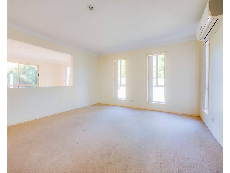 30 Naracoorte Pl, Parkinson QLD 4115