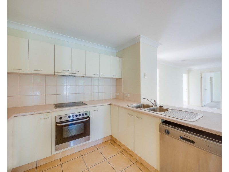 30 Naracoorte Pl, Parkinson QLD 4115