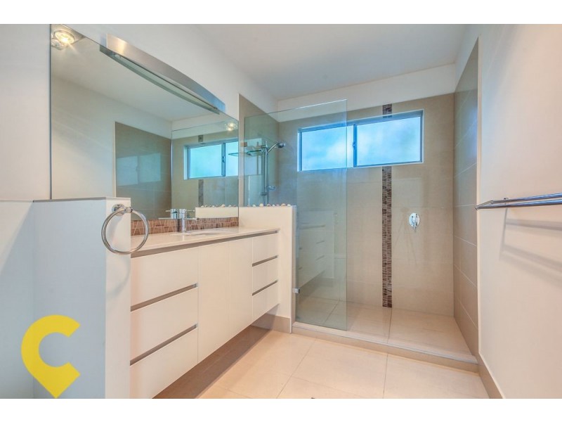 297 Hawthorne Road, Hawthorne QLD 4171