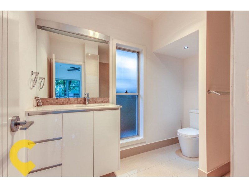 297 Hawthorne Road, Hawthorne QLD 4171