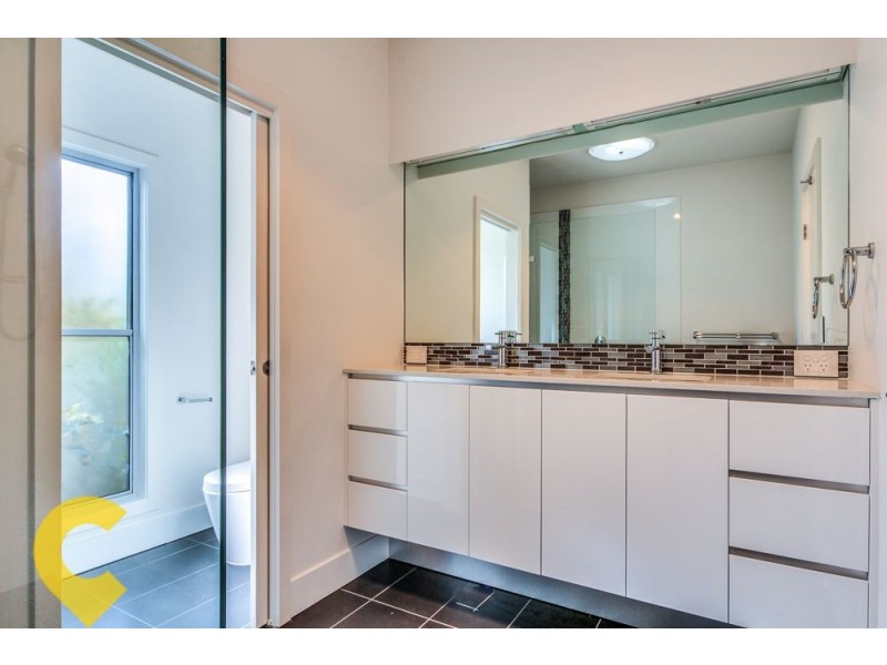 297 Hawthorne Road, Hawthorne QLD 4171