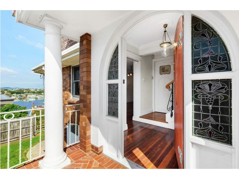 15 Quarry Street, Hamilton QLD 4007