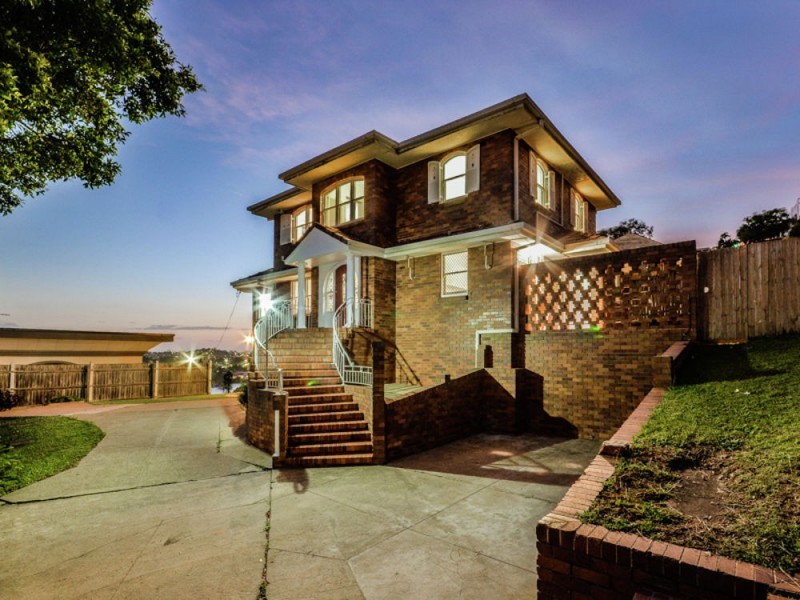 15 Quarry Street, Hamilton QLD 4007
