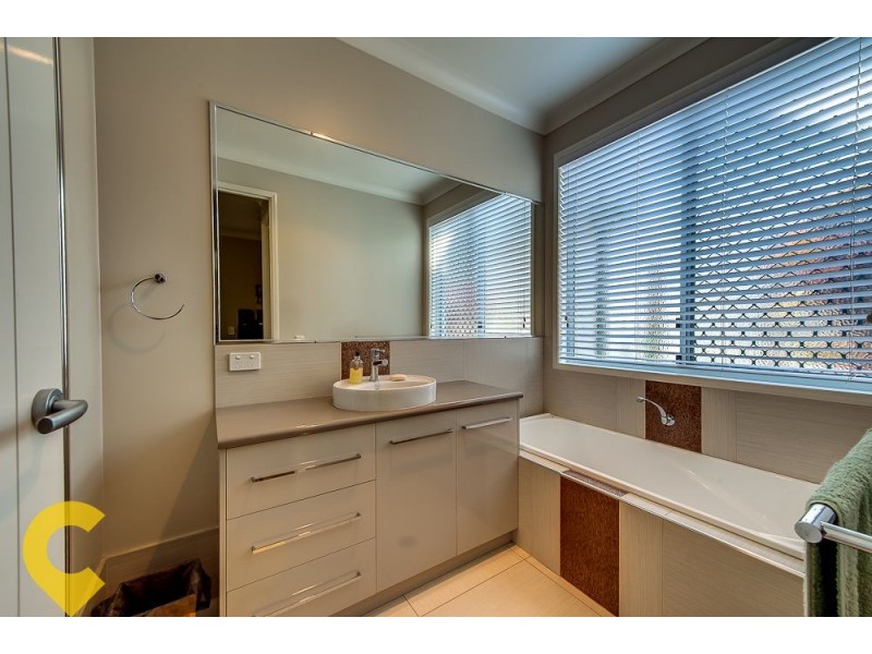 2 Bridget Court, Middle Ridge QLD 4350