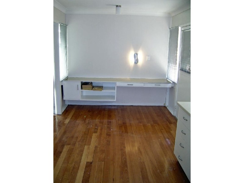 4 Heilbromm Street, Stafford Heights QLD 4053