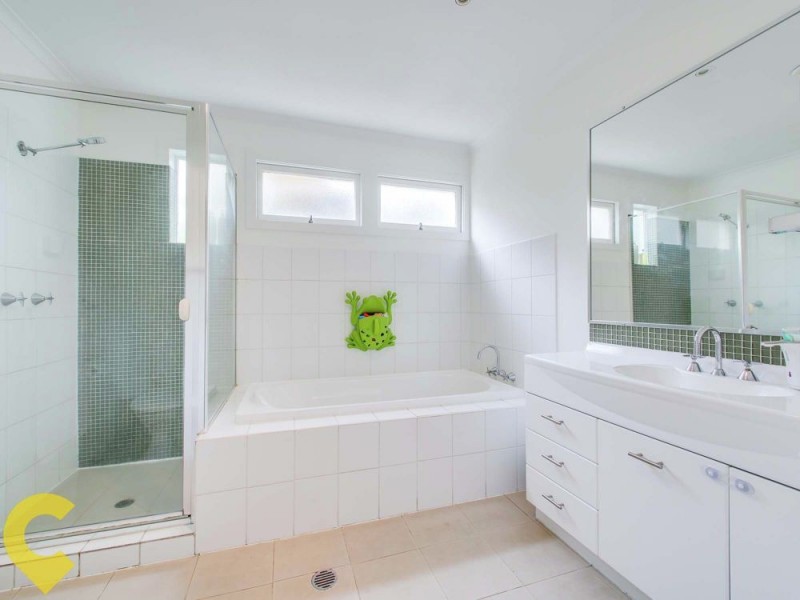 311 Kitchener Road, Stafford Heights QLD 4053