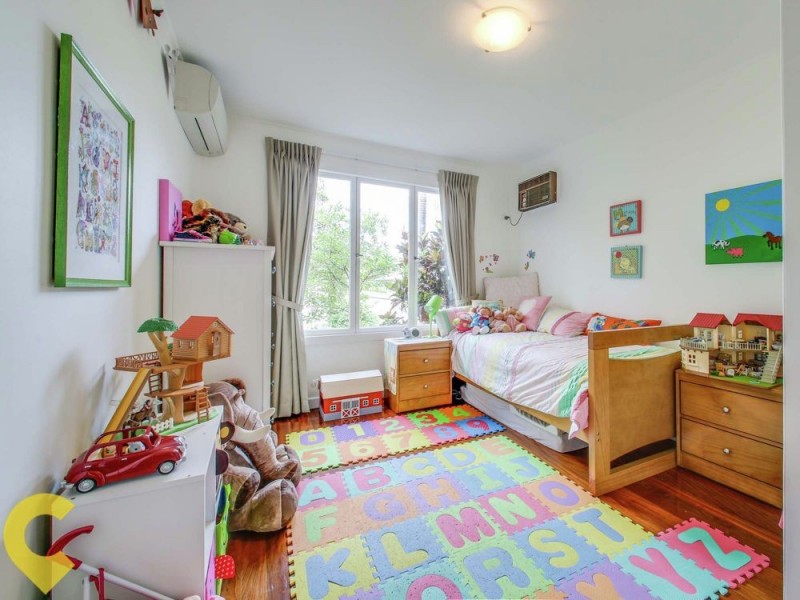 311 Kitchener Road, Stafford Heights QLD 4053