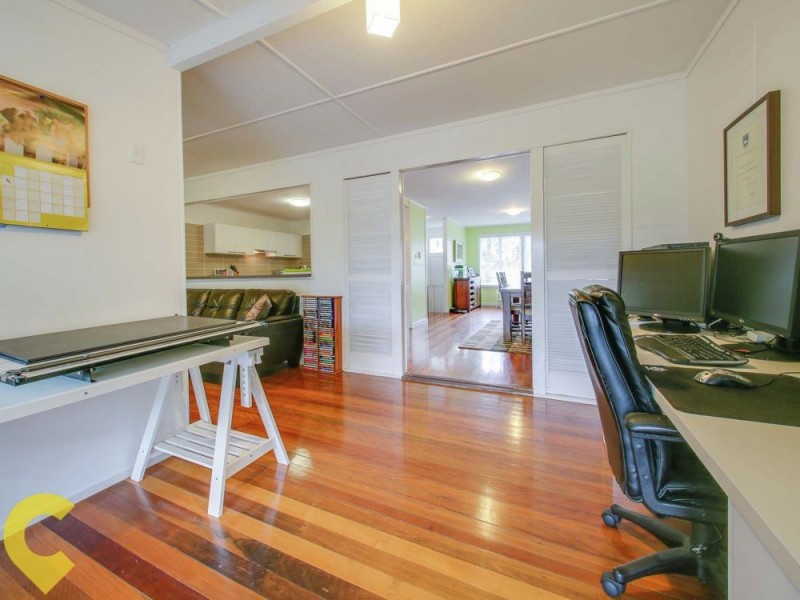 311 Kitchener Road, Stafford Heights QLD 4053