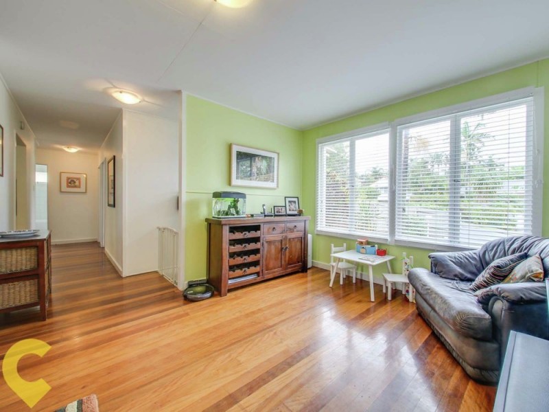 311 Kitchener Road, Stafford Heights QLD 4053