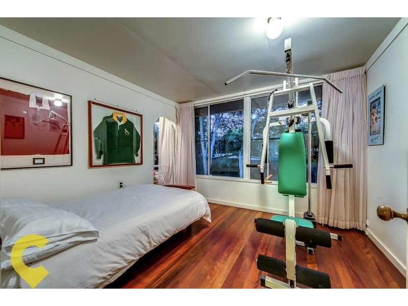 18 Amott Street, Stafford Heights QLD 4053