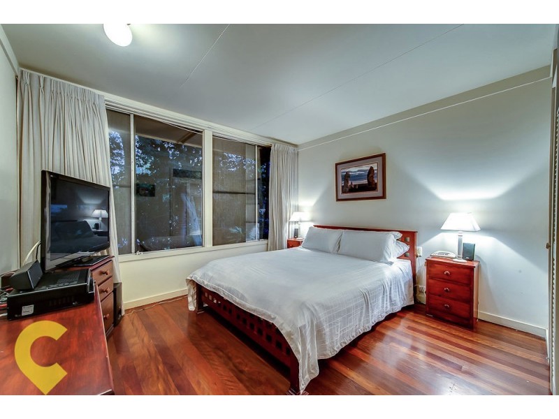 18 Amott Street, Stafford Heights QLD 4053