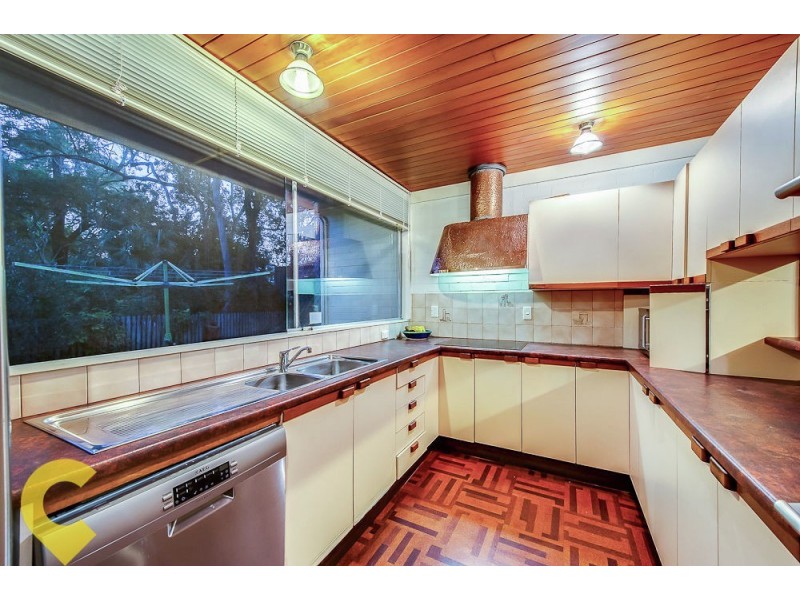 18 Amott Street, Stafford Heights QLD 4053