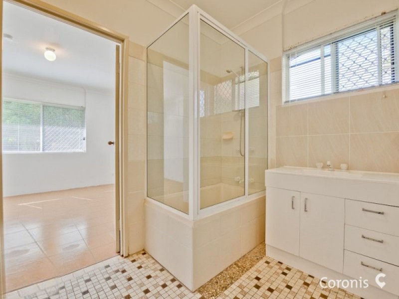 103 Railway Parade, Thorneside QLD 4158