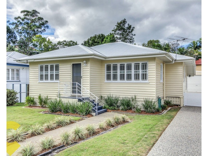 11 Willowie Street, Stafford QLD 4053